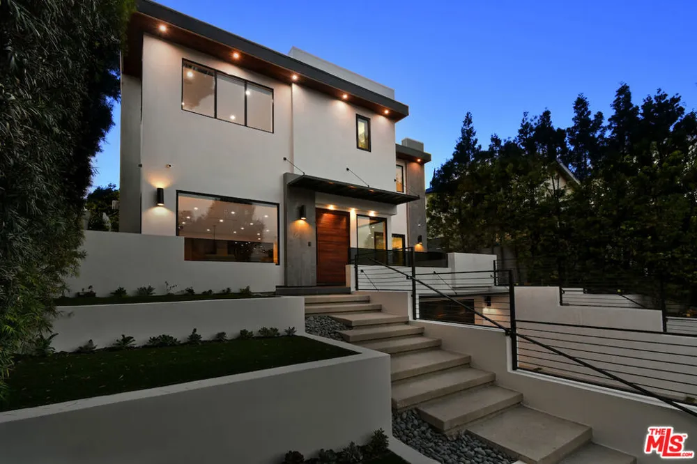 4233 Costello Avenue Sherman Oaks, CA 91423