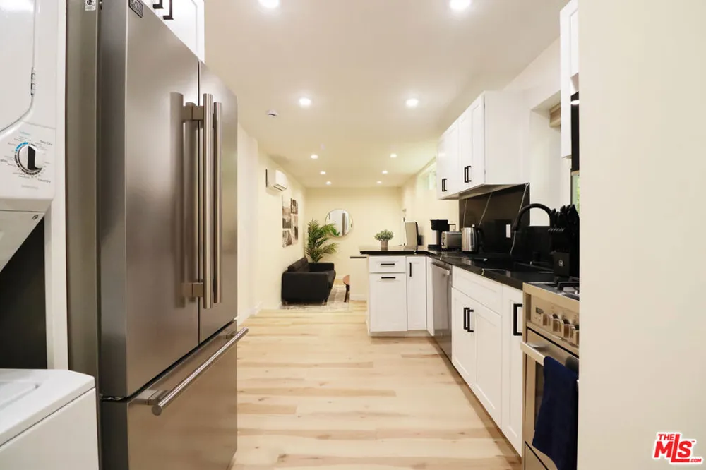 9040 Phyllis Avenue #A2 West Hollywood, CA 90069