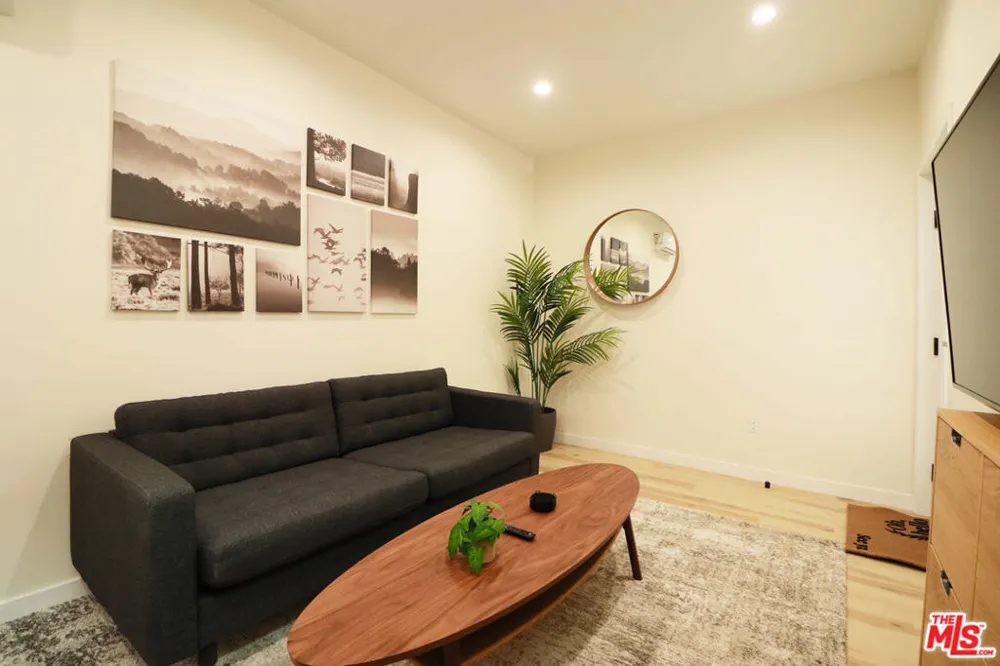 9040 Phyllis Avenue #A2 West Hollywood, CA 90069