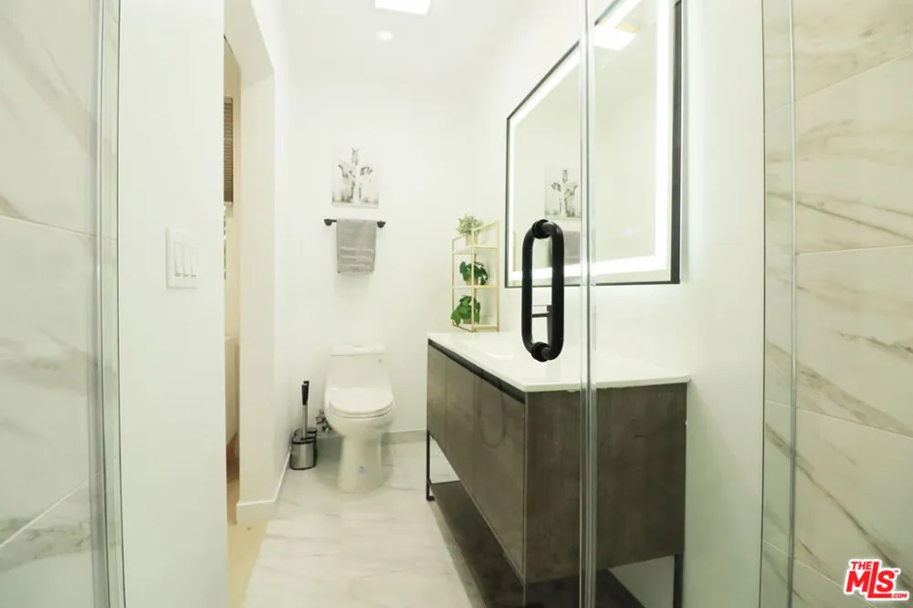 9040 Phyllis Avenue #A2 West Hollywood, CA 90069