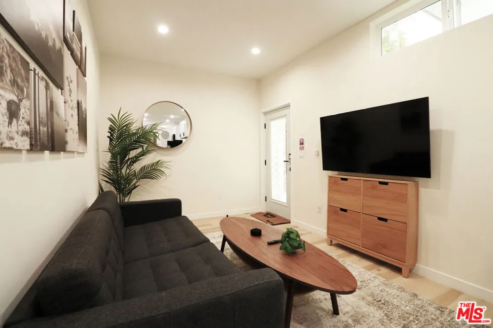 9040 Phyllis Avenue #A2 West Hollywood, CA 90069