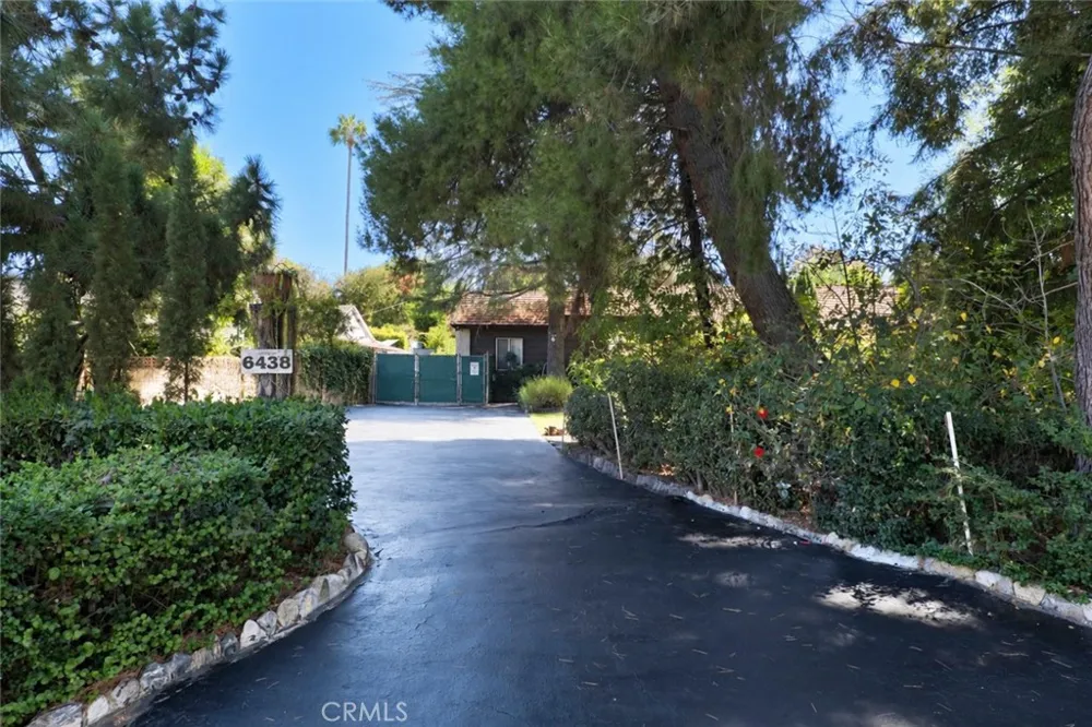 6438 Orion Avenue Van Nuys, CA 91406