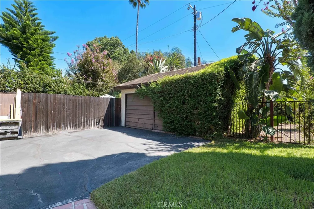 6438 Orion Avenue Van Nuys, CA 91406
