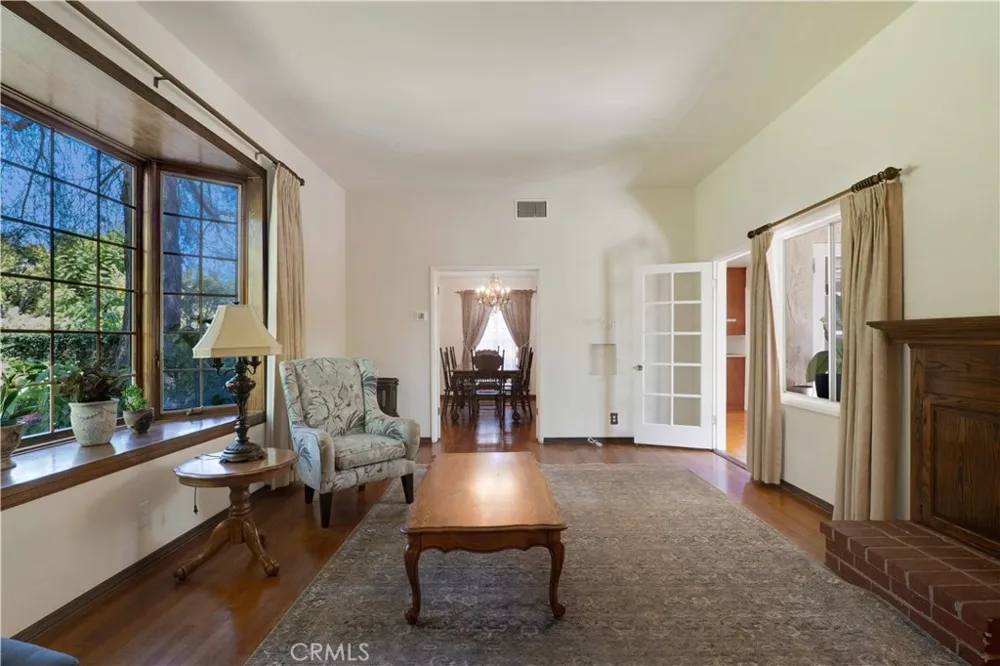 6438 Orion Avenue Van Nuys, CA 91406