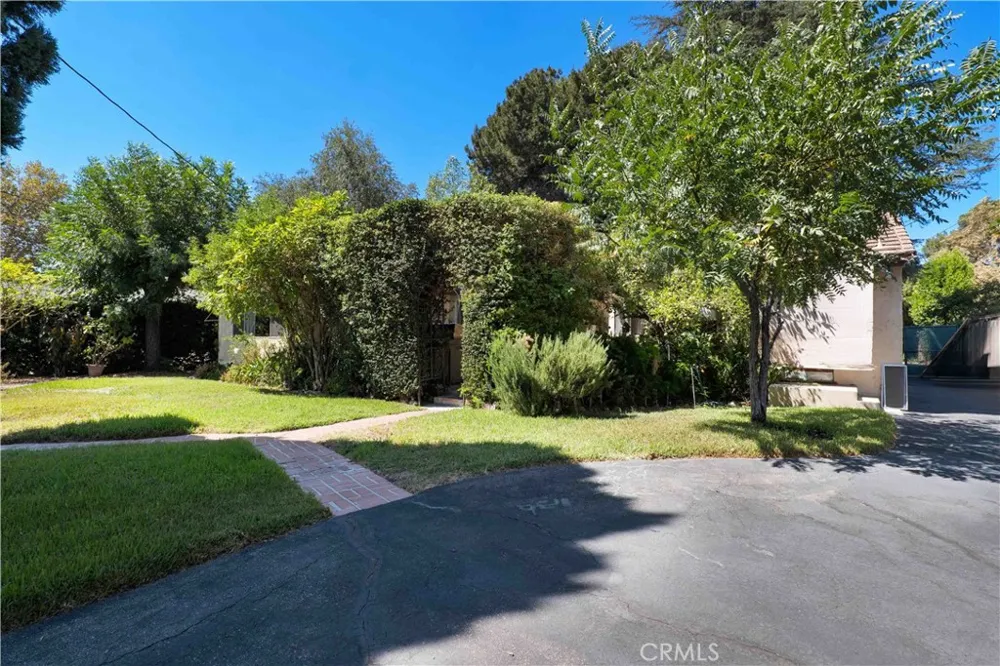 6438 Orion Avenue Van Nuys, CA 91406
