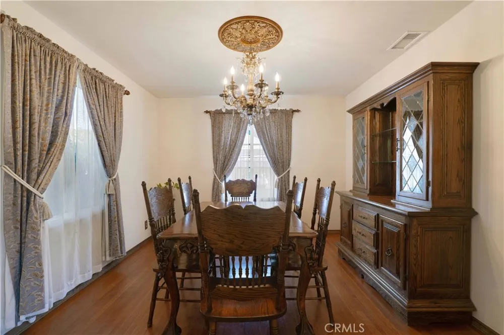 6438 Orion Avenue Van Nuys, CA 91406