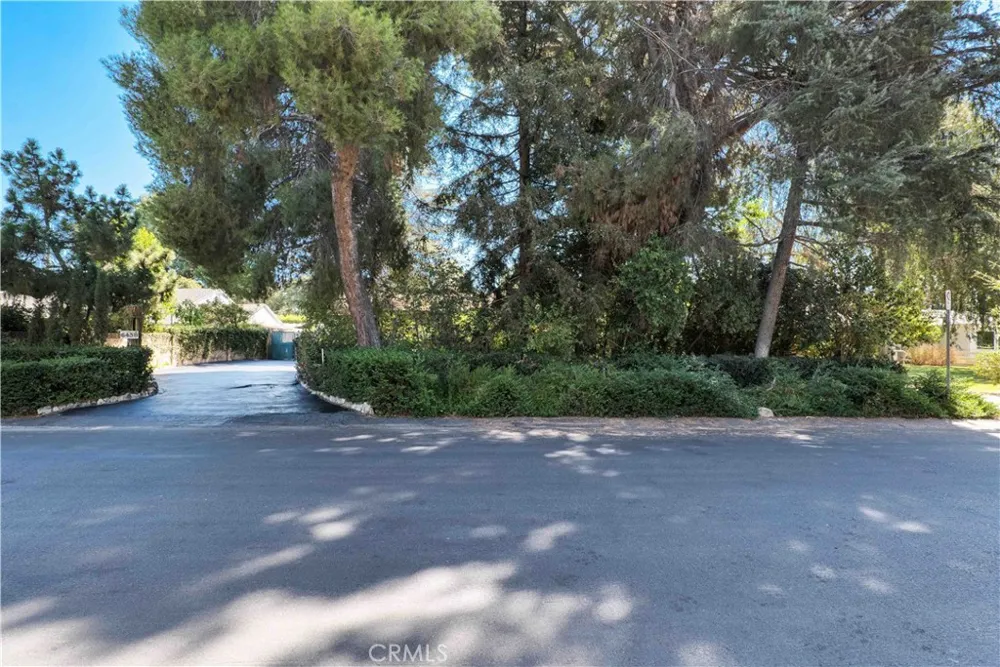 6438 Orion Avenue Van Nuys, CA 91406