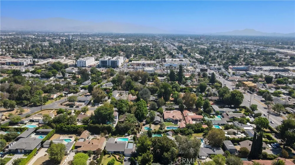 6438 Orion Avenue Van Nuys, CA 91406