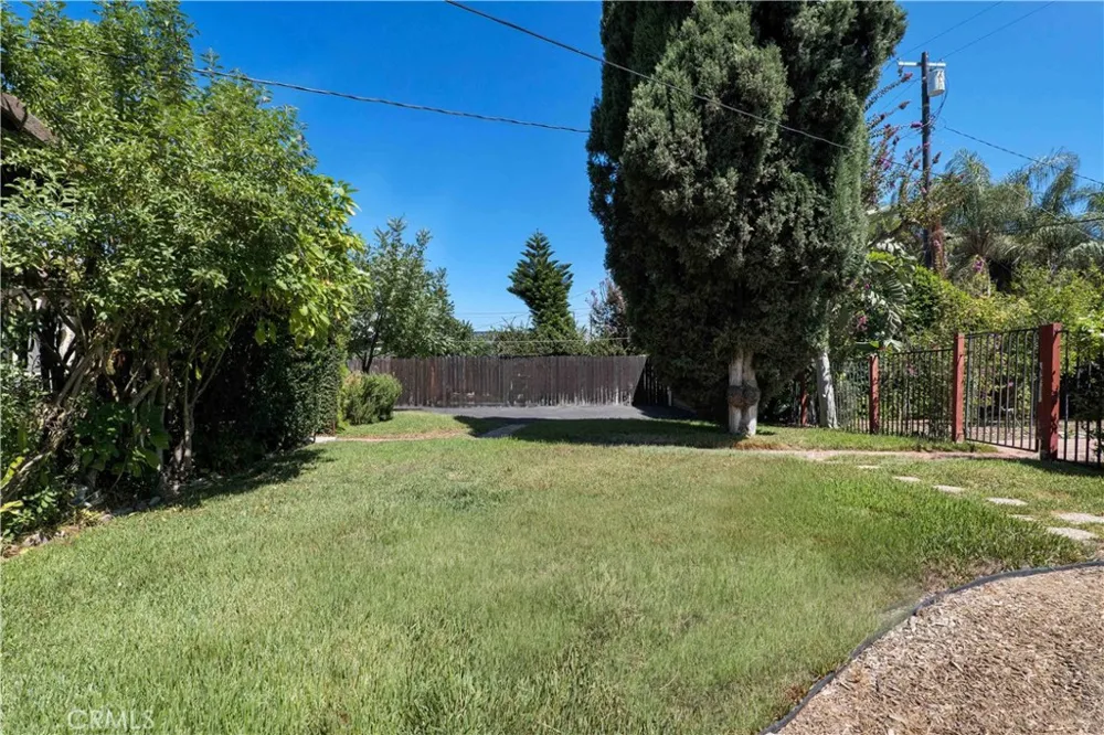6438 Orion Avenue Van Nuys, CA 91406