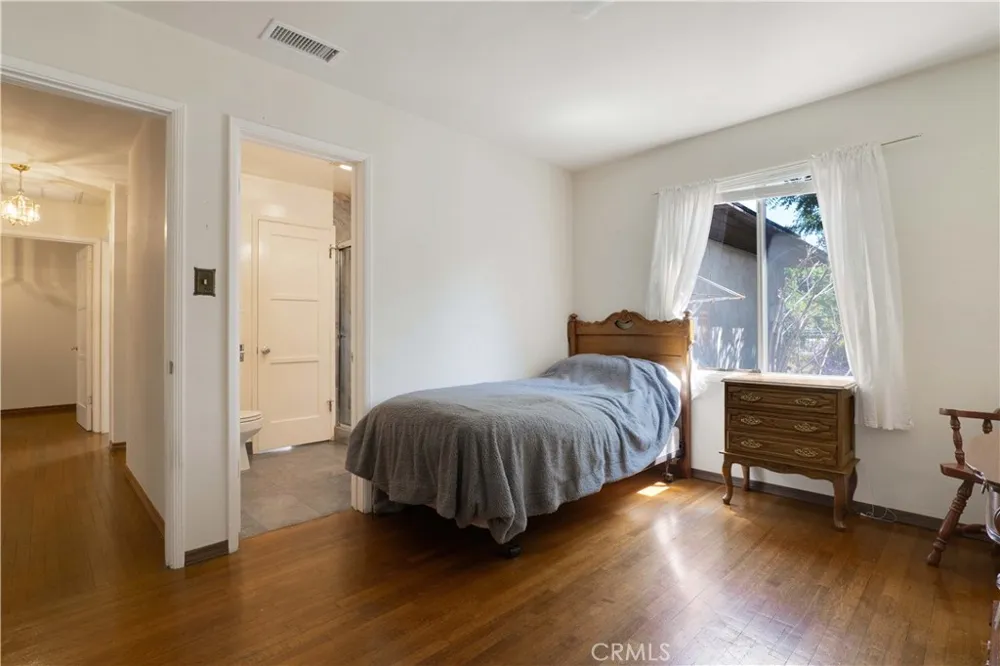 6438 Orion Avenue Van Nuys, CA 91406
