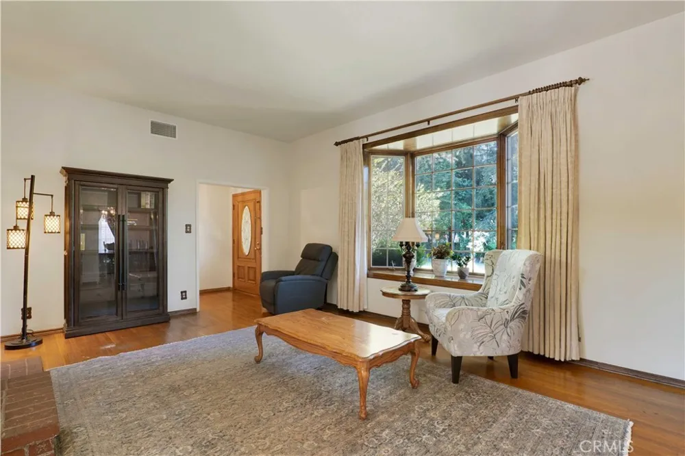 6438 Orion Avenue Van Nuys, CA 91406