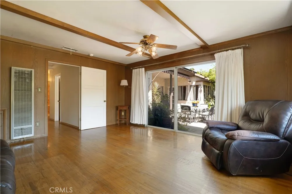 6438 Orion Avenue Van Nuys, CA 91406