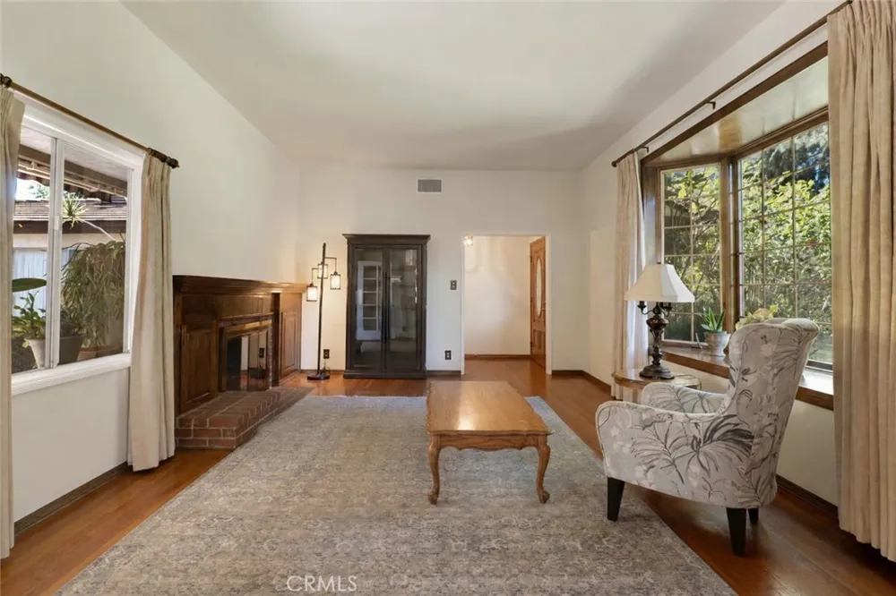 6438 Orion Avenue Van Nuys, CA 91406