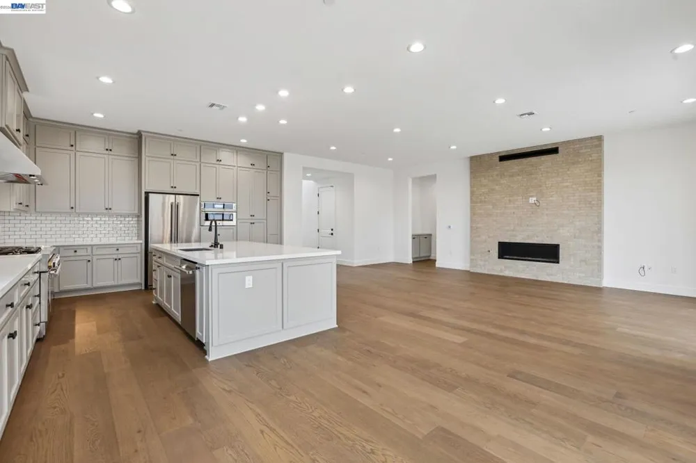 2314 Sand Dune Ave Marina, CA 93933