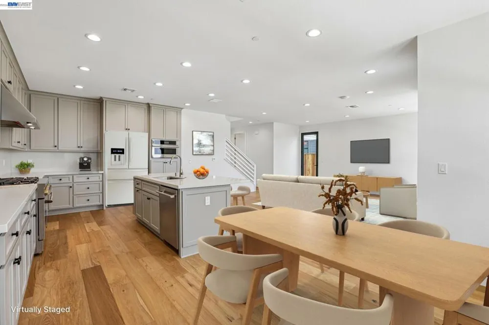 203 Mollusk Circle Marina, CA 93933