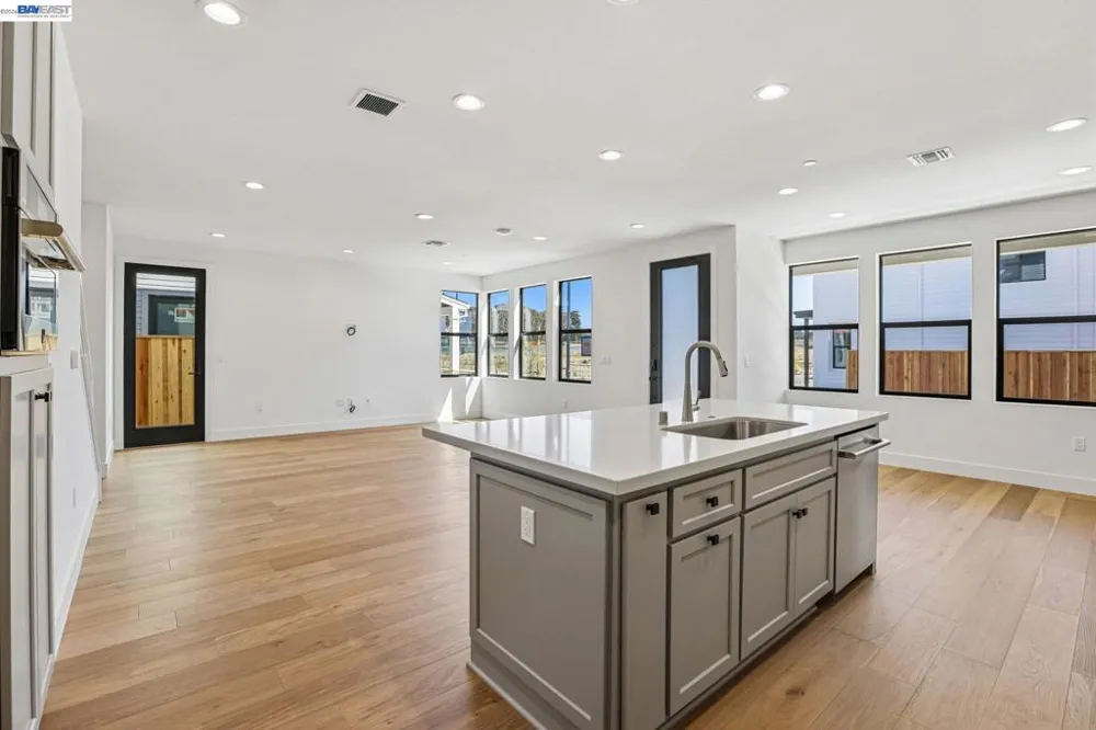 203 Mollusk Circle Marina, CA 93933