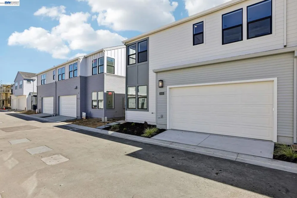 203 Mollusk Circle Marina, CA 93933
