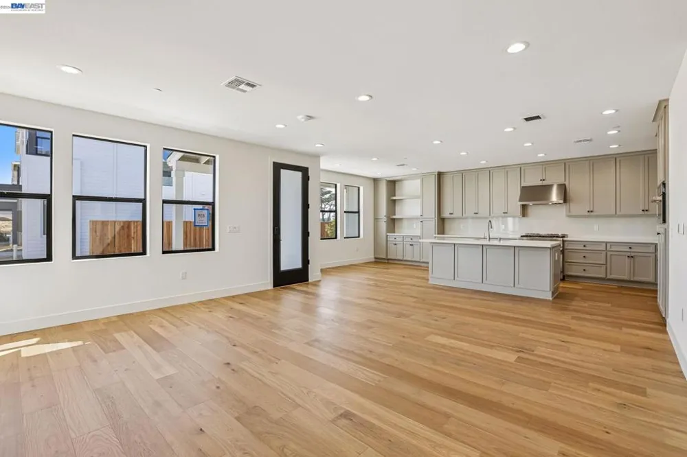 203 Mollusk Circle Marina, CA 93933