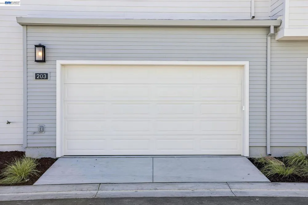 203 Mollusk Circle Marina, CA 93933
