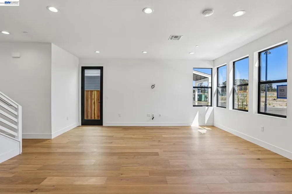 203 Mollusk Circle Marina, CA 93933