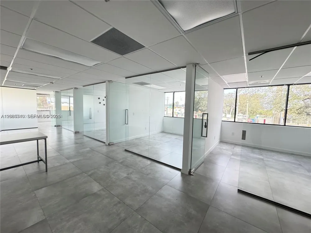 2870 Stirling Rd Hollywood, FL 33020