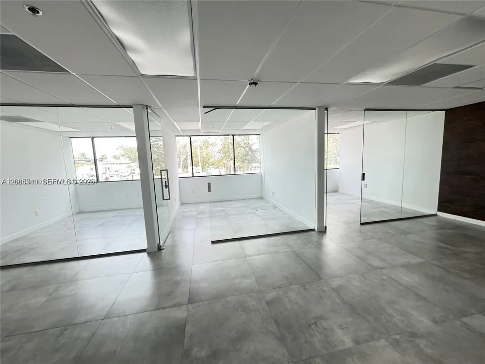 2870 Stirling Rd Hollywood, FL 33020