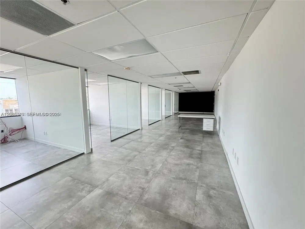 2870 Stirling Rd Hollywood, FL 33020