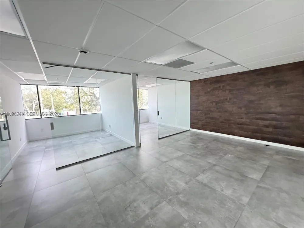 2870 Stirling Rd Hollywood, FL 33020