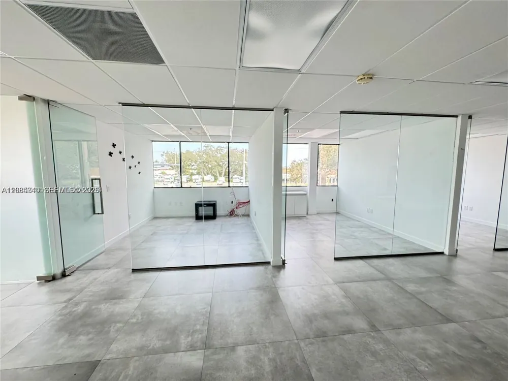 2870 Stirling Rd Hollywood, FL 33020