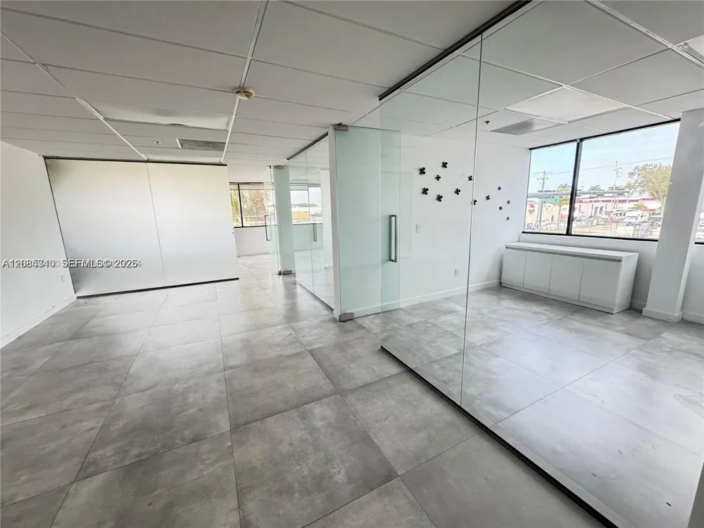 2870 Stirling Rd Hollywood, FL 33020