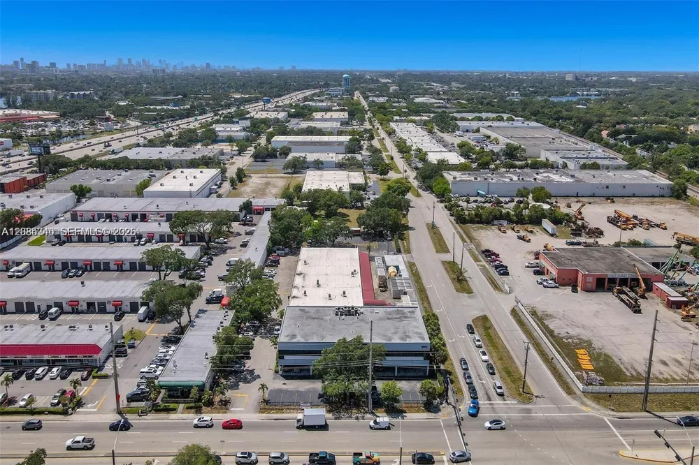 2870 Stirling Rd Hollywood, FL 33020