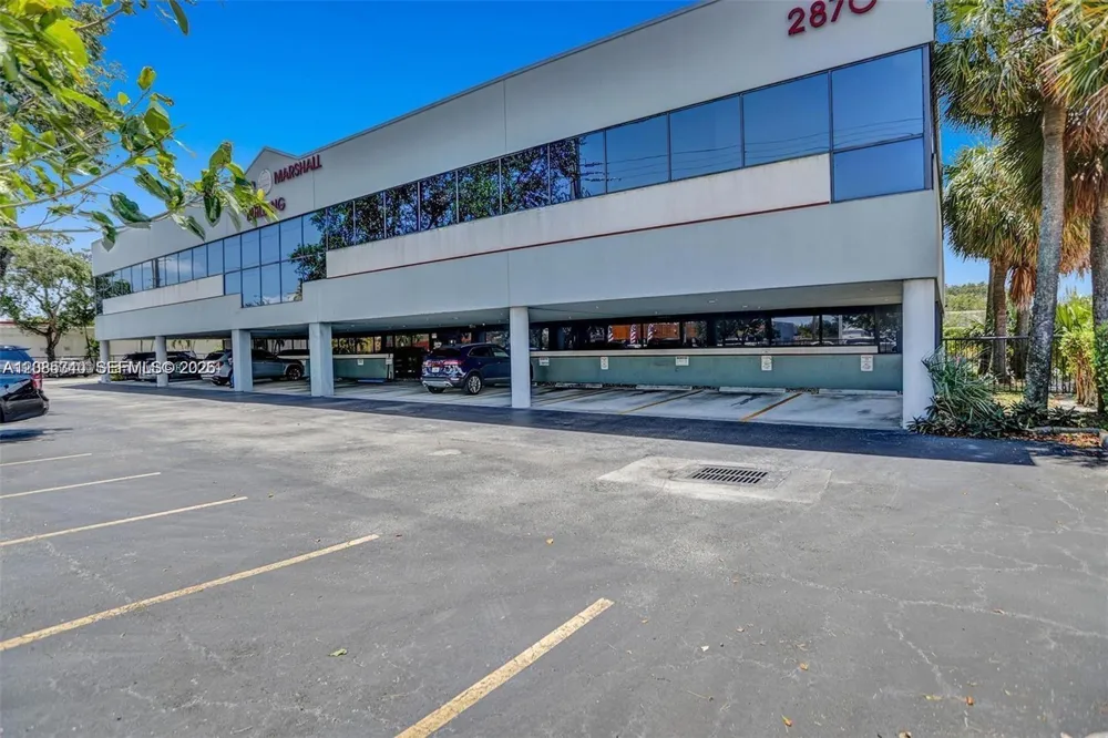 2870 Stirling Rd Hollywood, FL 33020