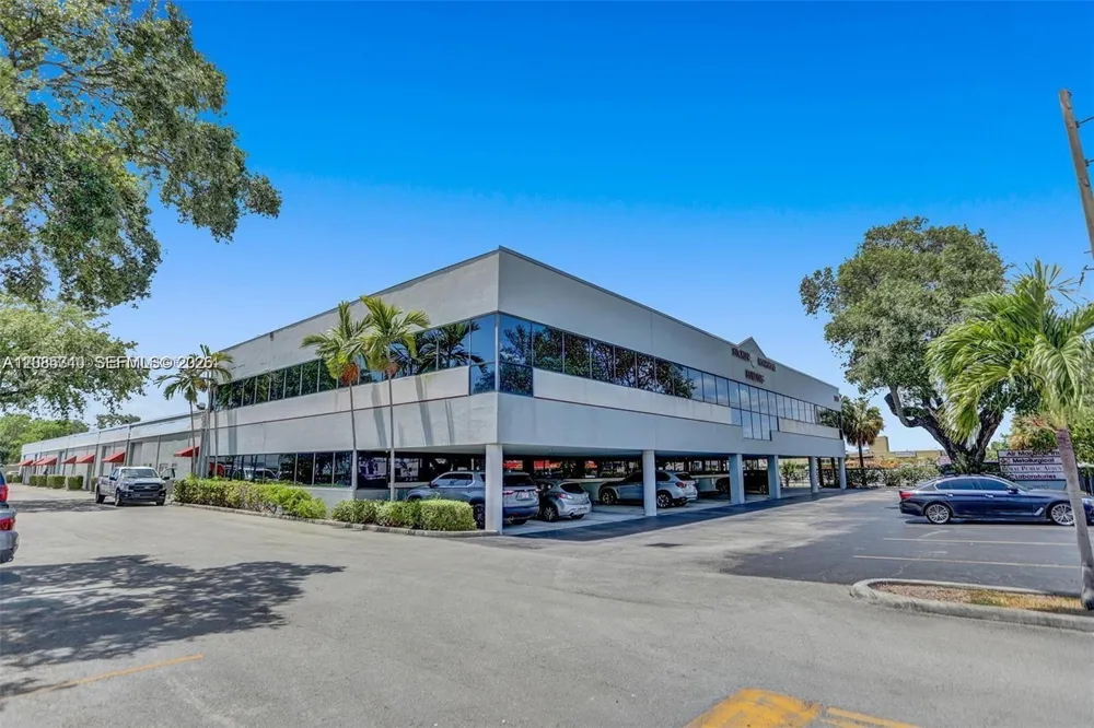2870 Stirling Rd Hollywood, FL 33020