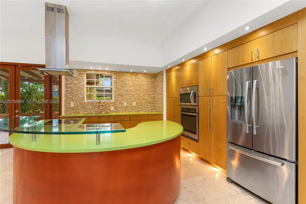 9822 SW 159th Path Miami, FL 33196