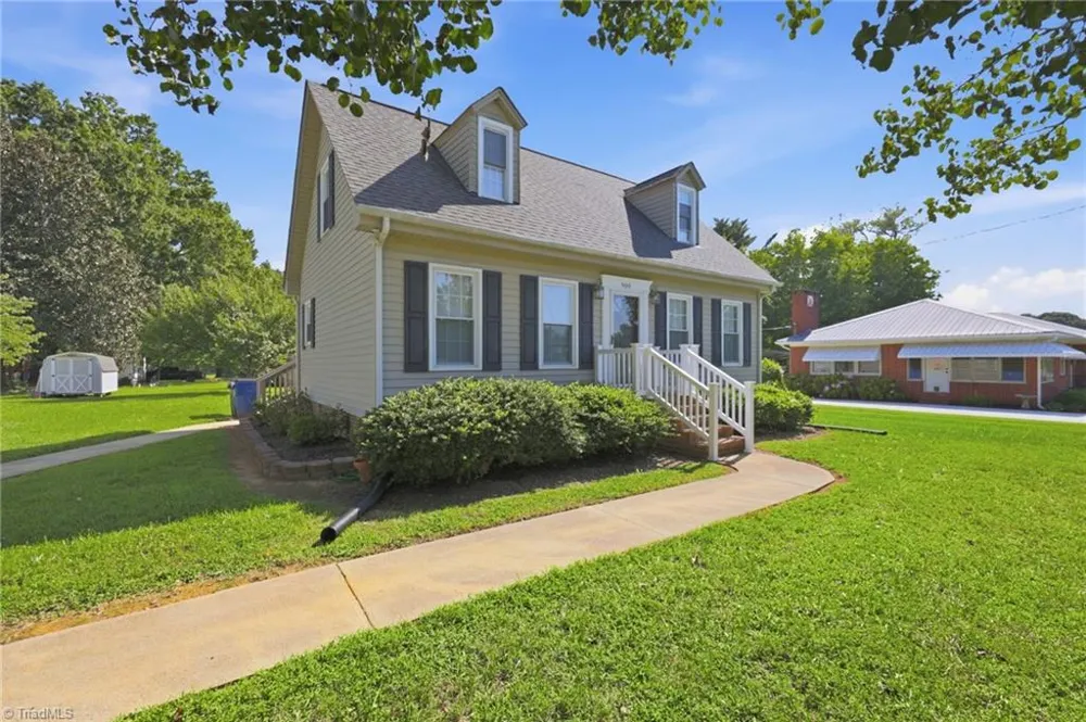 909 Highview Street Haw River, NC 27258