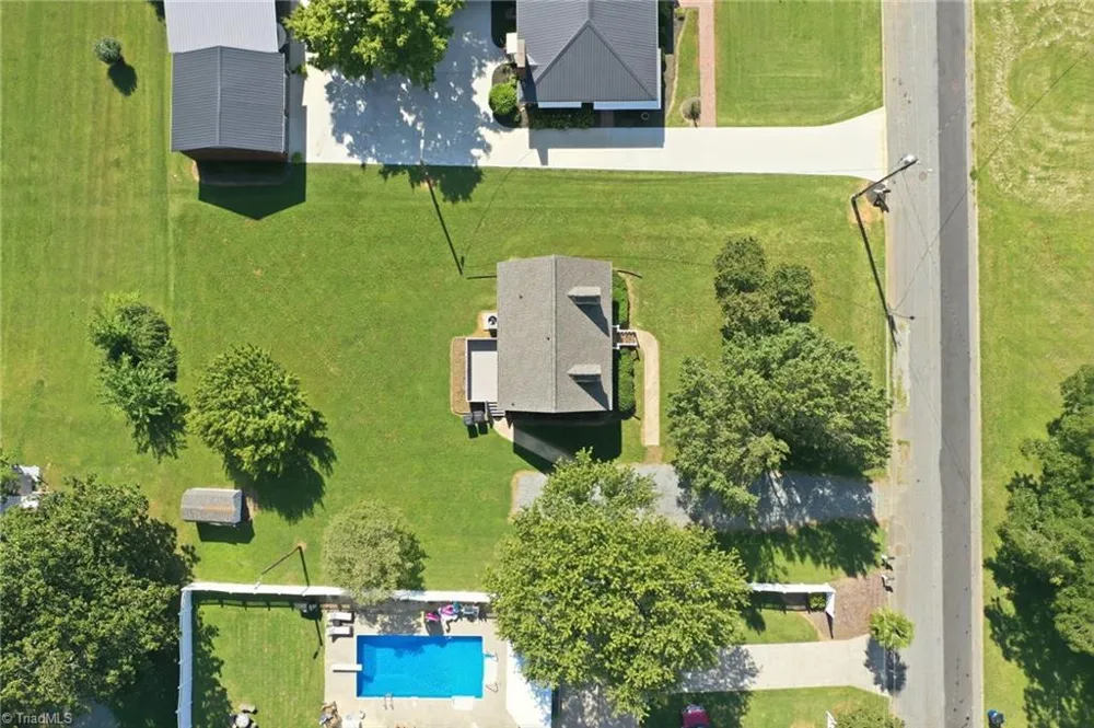 909 Highview Street Haw River, NC 27258
