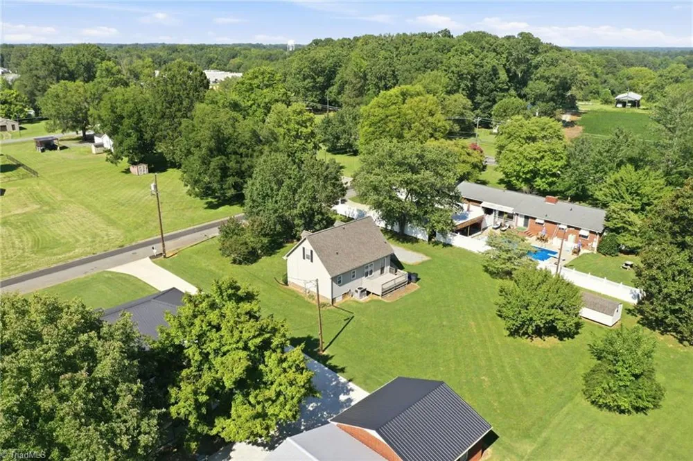 909 Highview Street Haw River, NC 27258