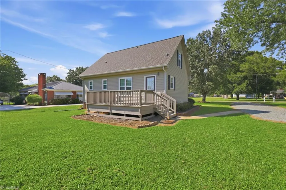 909 Highview Street Haw River, NC 27258
