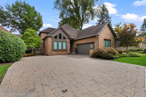 6 Pembroke Court