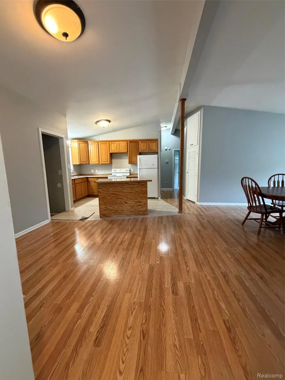 15201 Leslie Street Oak Park City, MI 48237