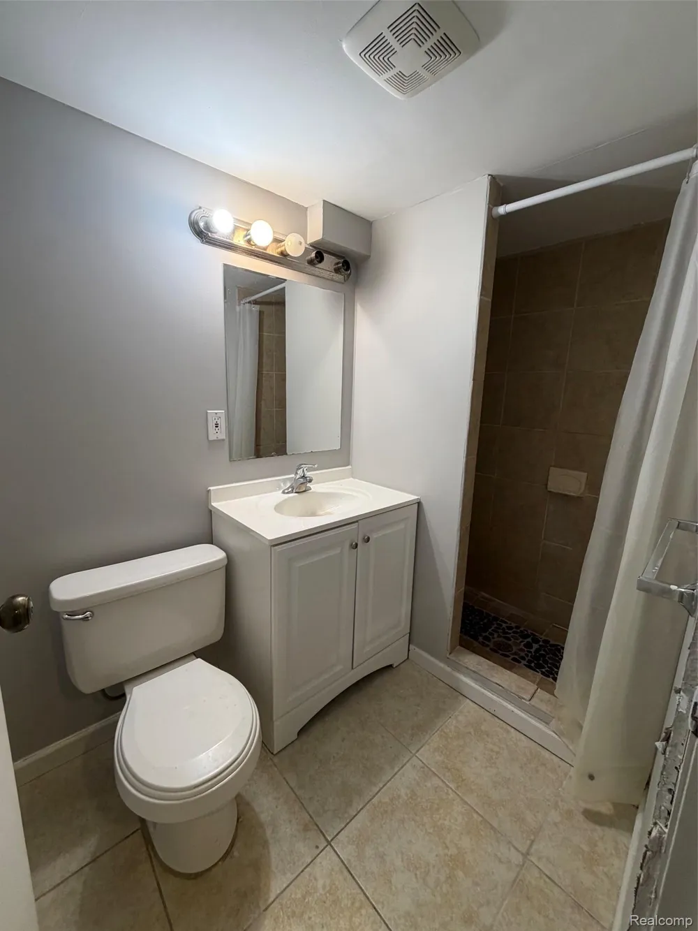 15201 Leslie Street Oak Park City, MI 48237