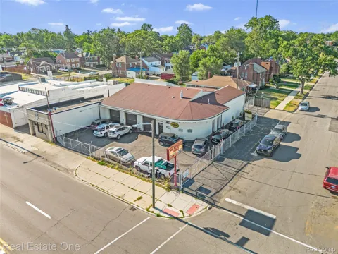 10400 W 7 Mile Road