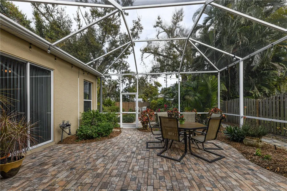 156 TALL TREES COURT Sarasota, FL 34232