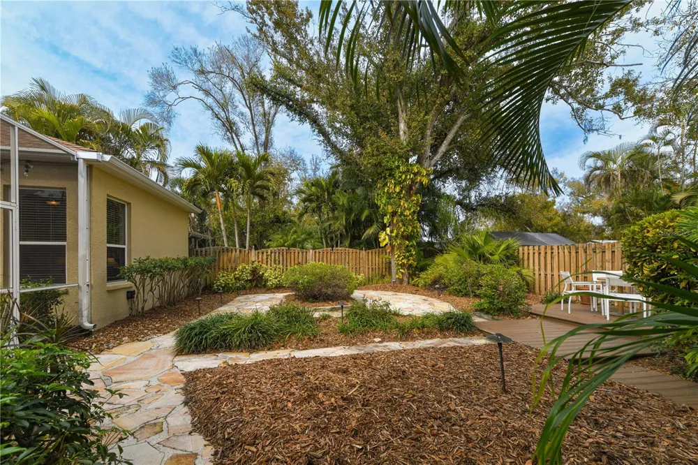 156 TALL TREES COURT Sarasota, FL 34232