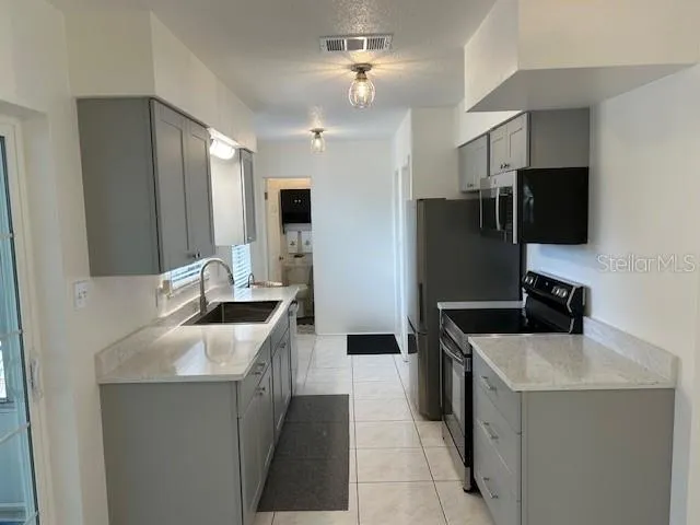 11324 87TH AVENUE Seminole, FL 33772