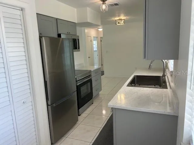 11324 87TH AVENUE Seminole, FL 33772