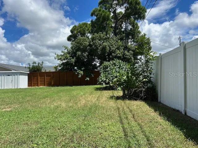 11324 87TH AVENUE Seminole, FL 33772
