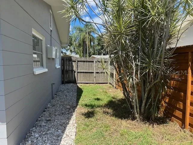 11324 87TH AVENUE Seminole, FL 33772
