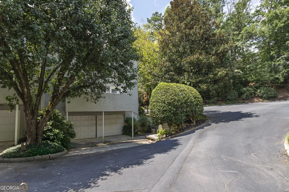 5996 Mitchell RD Sandy Springs, GA 30328