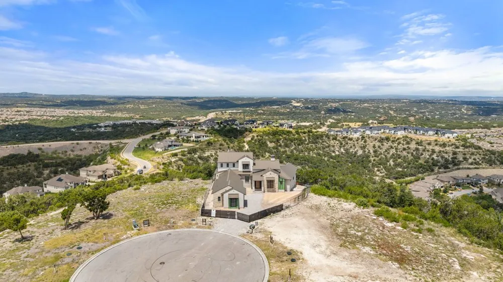 114 Montana Del Oro Way Lakeway, TX 78738